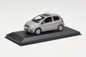Toyota Yaris XP10 TS Grigio Minichamps 1:43 TOYOTA007 Pressofusione — immagine 3 di 3