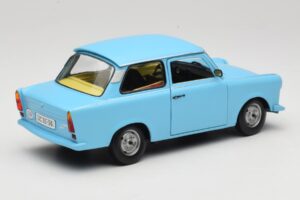 Trabant 601 Blu Sun Star 1:18 4290 Pressofusione — immagine 3 di 8