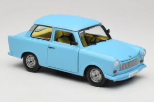 Trabant 601 Blu Sun Star 1:18 4290 Pressofusione — immagine 6 di 8