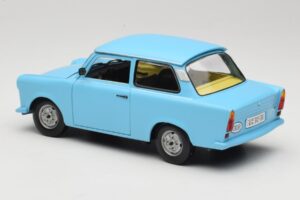Trabant 601 Blu Sun Star 1:18 4290 Pressofusione — immagine 7 di 8