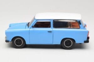 Trabant 601 Station Wagon Blu Sun Star 1:18 4272 Pressofusione — immagine 4 di 8