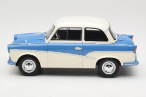 Trabant P50 Azzurro Crema BoS Models 1:18 BOS035 Resina — immagine 3 di 6