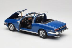 Triumph Stag Mk1 Sapphire Blue Revell 1:18 8815 Pressofusione — immagine 5 di 8