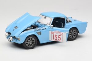 Triumph TR4 Rally Car Revell 1:18 8773 Pressofusione — immagine 2 di 8