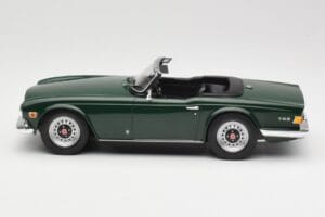 Triumph TR6 PI Verde Scuro Minichamps 1:18 155132030 Pressofusione — immagine 3 di 6