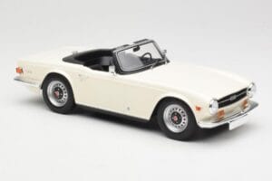 Triumph TR6 PI Bianco Minichamps 1:18 155132035 Pressofusione — immagine 4 di 6