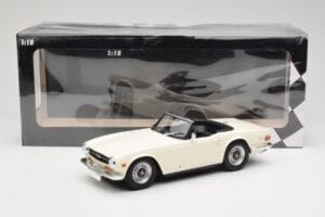 Triumph TR6 PI Bianco Minichamps 1:18 155132035 Pressofusione — immagine 6 di 6