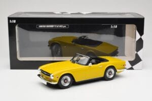 Triumph TR6 RHD Giallo Minichamps 1:18 155132034 Pressofusione — immagine 6 di 6