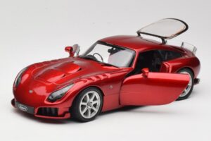 TVR Sagaris Rosso Revell 1:18 08816 Pressofusione — immagine 2 di 8