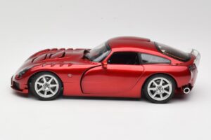 TVR Sagaris Rosso Revell 1:18 08816 Pressofusione — immagine 4 di 8