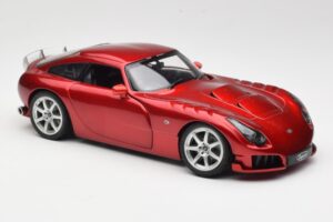 TVR Sagaris Rosso Revell 1:18 08816 Pressofusione — immagine 6 di 8