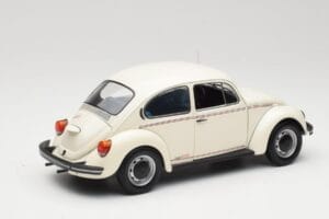 Volkswagen 1200 Jeans Bug Bianco Minichamps 1:18 150057101 Pressofusione — immagine 3 di 8
