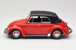 Volkswagen 1302 LS Cabriolet Rosso Revell 1:18 08470 Pressofusione — immagine 4 di 8