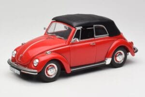 Volkswagen 1302 LS Cabriolet Rosso Revell 1:18 08470 Pressofusione