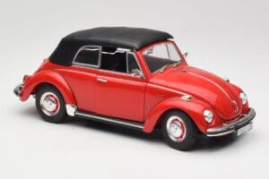 Volkswagen 1302 LS Cabriolet Rosso Revell 1:18 08470 Pressofusione — immagine 6 di 8