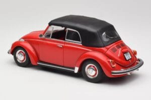 Volkswagen 1302 LS Cabriolet Rosso Revell 1:18 08470 Pressofusione — immagine 7 di 8