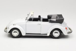 Volkswagen 1302 LS Cabriolet Bianco Revell 1:18 8415 Pressofusione — immagine 4 di 8