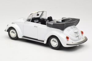 Volkswagen 1302 LS Cabriolet Bianco Revell 1:18 8415 Pressofusione — immagine 7 di 8