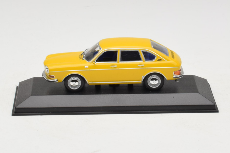 Volkswagen 411 Giallo Minichamps 1:43 VW005 Pressofusione