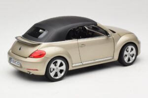 Volkswagen Beetle A5 Cabriolet Grigio Kyosho 1:18 5C3099302P7W Pressofusione — immagine 3 di 8