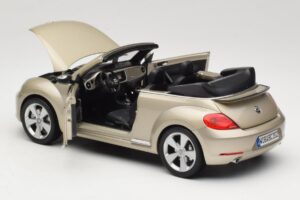 Volkswagen Beetle A5 Cabriolet Grigio Kyosho 1:18 5C3099302P7W Pressofusione — immagine 5 di 8