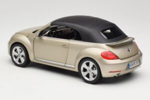 Volkswagen Beetle A5 Cabriolet Grigio Kyosho 1:18 5C3099302P7W Pressofusione — immagine 7 di 8