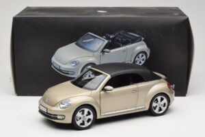 Volkswagen Beetle A5 Cabriolet Grigio Kyosho 1:18 5C3099302P7W Pressofusione — immagine 8 di 8