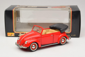 Volkswagen Beetle Cabriolet Rosso Maisto 1:18 56010 Pressofusione — immagine 8 di 8