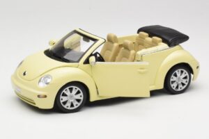 Volkswagen Beetle Cabriolet Giallo Gate 1:18 VW24108 Pressofusione — immagine 2 di 8