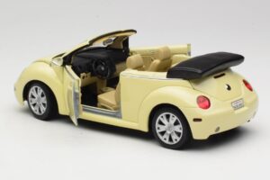 Volkswagen Beetle Cabriolet Giallo Gate 1:18 VW24108 Pressofusione — immagine 5 di 8