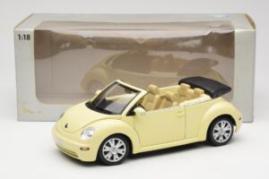 Volkswagen Beetle Cabriolet Giallo Gate 1:18 VW24108 Pressofusione — immagine 8 di 8