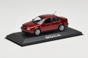 Volkswagen Bora Mk4 Red Metallic Minichamps 1:43 VW003 Pressofusione — immagine 2 di 4