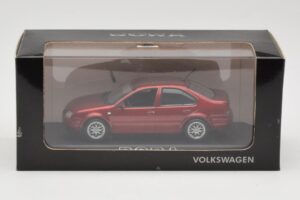 Volkswagen Bora Mk4 Red Metallic Minichamps 1:43 VW003 Pressofusione — immagine 4 di 4