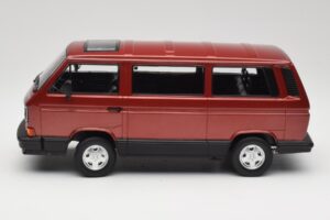 Volkswagen Bus T3 Multivan Magnum Mars Red Metallic KK-Scale 1:18 KKDC180991 Pressofusione — immagine 3 di 6