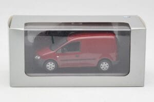 Volkswagen Caddy 2K Rosso Scuro Minichamps 1:43 CADDY004 Pressofusione — immagine 4 di 4
