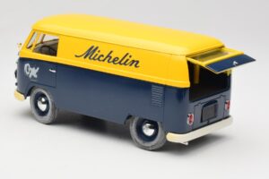 Volkswagen T1 Combi Michelin Nero & Giallo Solido 1:18 9406 Pressofusione — immagine 5 di 8