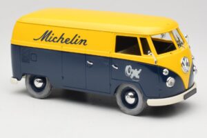 Volkswagen T1 Combi Michelin Nero & Giallo Solido 1:18 9406 Pressofusione — immagine 6 di 8