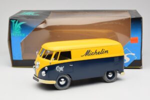 Volkswagen T1 Combi Michelin Nero & Giallo Solido 1:18 9406 Pressofusione — immagine 8 di 8