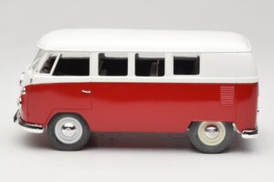 Volkswagen Combi T1 Rosso & Bianco Solido 1:18 8031 Pressofusione — immagine 4 di 8