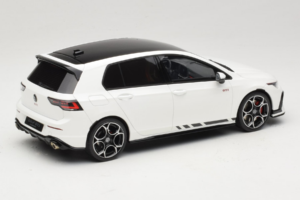Volkswagen Golf Mk8 GTI Clubsport Pure White Otto 1:18 OT1221 Resina — immagine 2 di 6