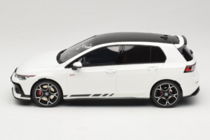 Volkswagen Golf Mk8 GTI Clubsport Pure White Otto 1:18 OT1221 Resina — immagine 3 di 6
