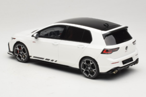 Volkswagen Golf Mk8 GTI Clubsport Pure White Otto 1:18 OT1221 Resina — immagine 5 di 6