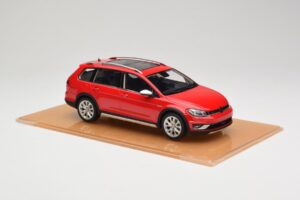Volkswagen Golf Mk7 Alltrack Tornado Red DNA 1:18 DNA000035 Resina — immagine 4 di 6