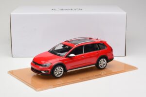 Volkswagen Golf Mk7 Alltrack Tornado Red DNA 1:18 DNA000035 Resina — immagine 6 di 6