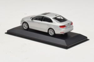 Volkswagen Jetta Mk6 Argento Minichamps 1:43 JETTA002 Pressofusione — immagine 3 di 4