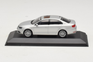 Volkswagen Jetta Mk6 Argento Minichamps 1:43 JETTA002 Pressofusione
