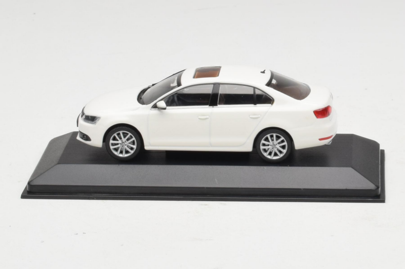 Volkswagen Jetta Mk6 Bianco Minichamps 1:43 JETTA003 Pressofusione
