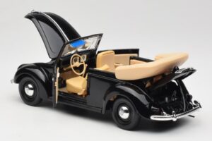 Volkswagen Maggiolino Cabriolet Nero Maisto 1:18 37800-M6 Pressofusione — immagine 5 di 8