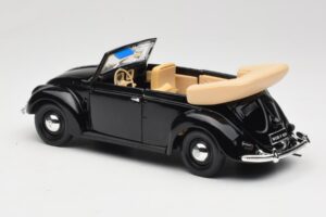 Volkswagen Maggiolino Cabriolet Nero Maisto 1:18 37800-M6 Pressofusione — immagine 7 di 8
