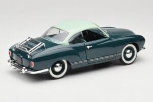 Volkswagen Karmann Ghia Blu Solido 1:18 8061 Pressofusione — immagine 3 di 8